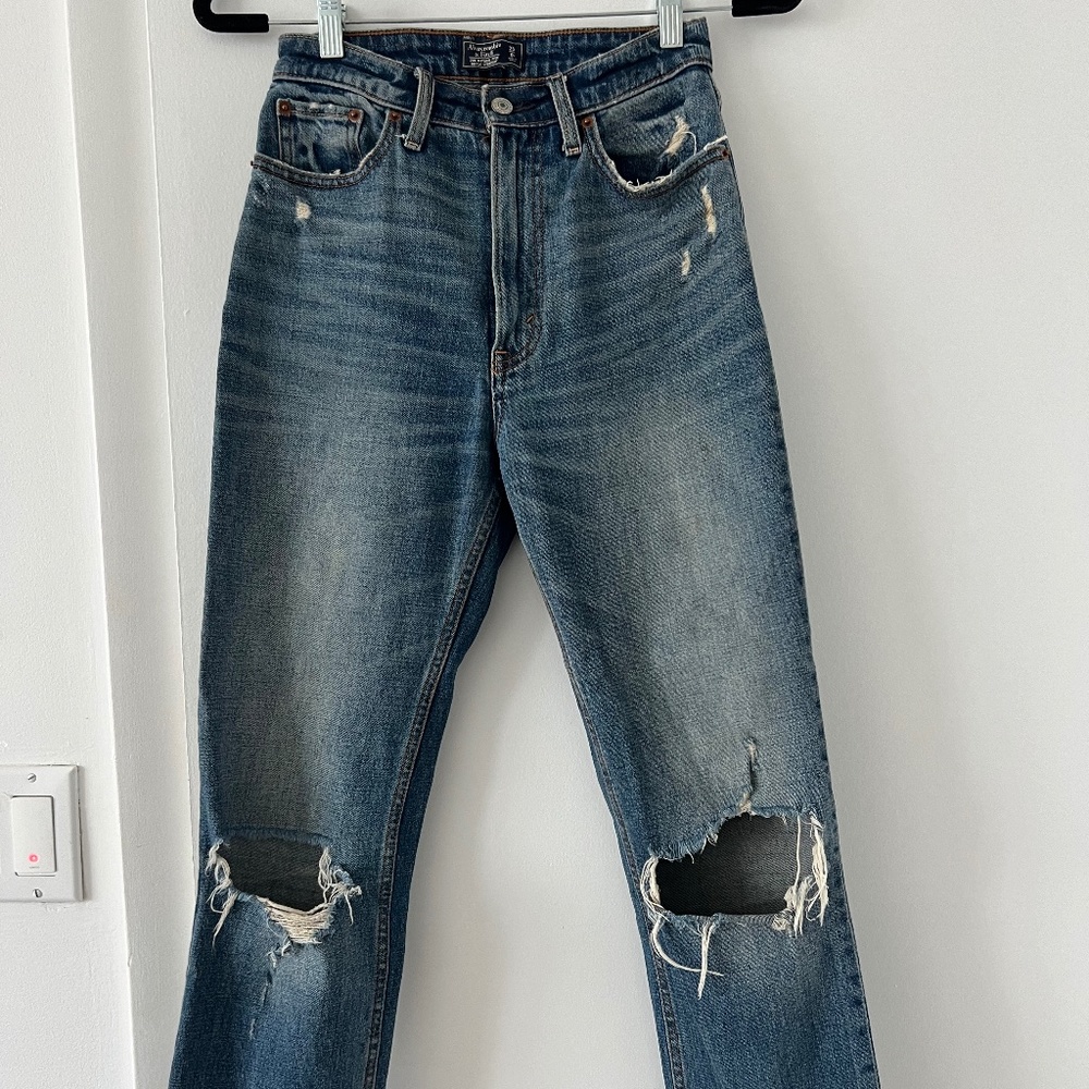 Abercrombie & Fitch - Distressed High-Waisted Straight Leg Jeans